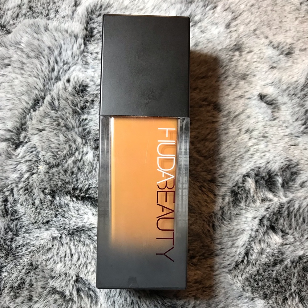 Huda beauty foundation